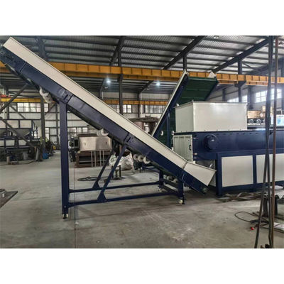 comprare macchine per il riciclaggio di materie plastiche dotate di tritare a singolo albero per sacchetti di tessuto in PP online manufacture
