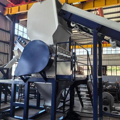 comprare Automatic HDPE Bottles Crusher Machine 90KW for Plastic Recycling 1000kg/hr online manufacture