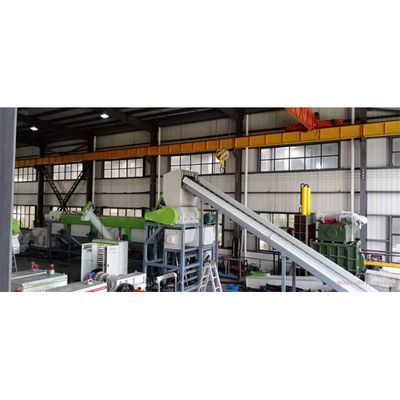 Macchina di riciclaggio automatico di plastica per lavaggio di pellicole agricole con asciugatura da triturazione